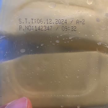 Pınar Et ve Süt Marketten Alınan Küflü Tost Ekmeği
