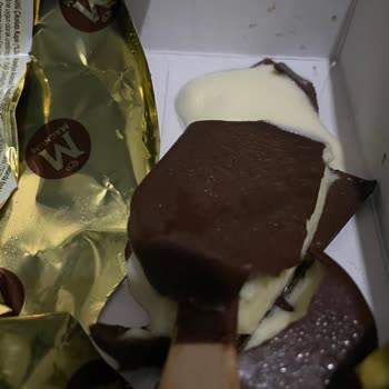 Algida Magnum Mini 6'lı Paketteki Tüm Dondurmalar Bozuk Çıktı.