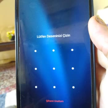 3 Yıllık Oppo A5S İptal Edildiği Halde Ekran Deseni İstiyor...