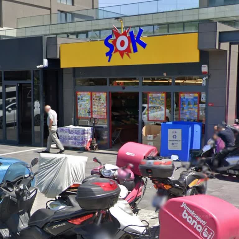 Şok Market Çalışanının Saygısız Davranışı