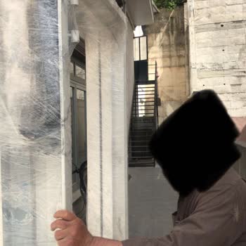 Demir Yangın Kapısı Yanlış "Yangın Kapısı" Gönderimi Ve Devamında İlgisizlik