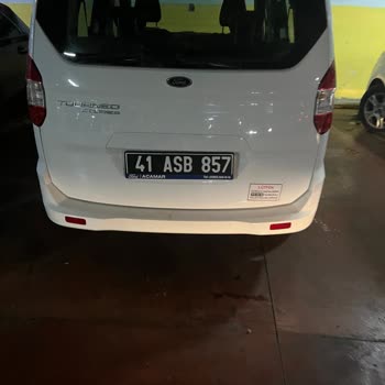 İzmit Belediyesi Yanlış Park Belediye Aracı