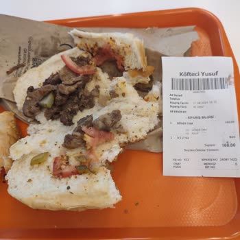 Köfteci Yusuf Soğuk Ve Bayat Döner Deneyimi