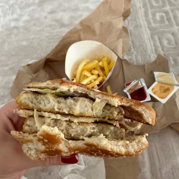 Burger King Ekstra Para Alıp, Hizmet Vermemek