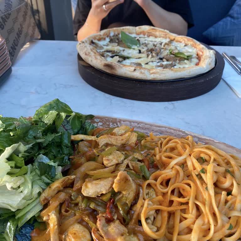 Huqqabaz Bahçeşehir Gölette Kötü Hizmet Ve İnatçı Garson Deneyimi