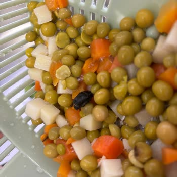 Tat Gıda Garnitürden Böcek Çıkması