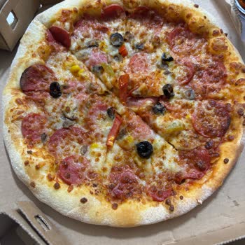 Domino's Pizza Hamur Kullanmadan Pizza Yapmış