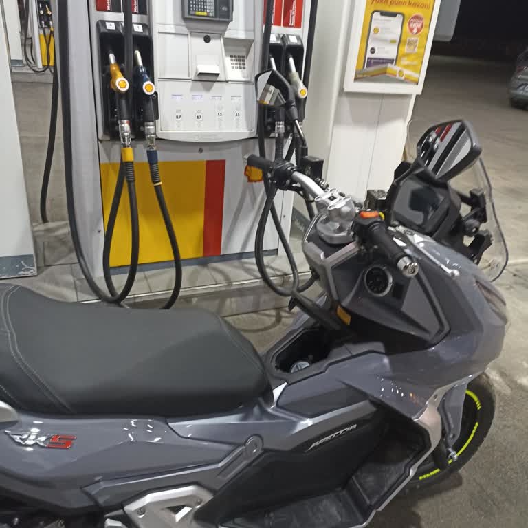 Bucak Shell Zam Gelecek Diye Benzin Vermiyor