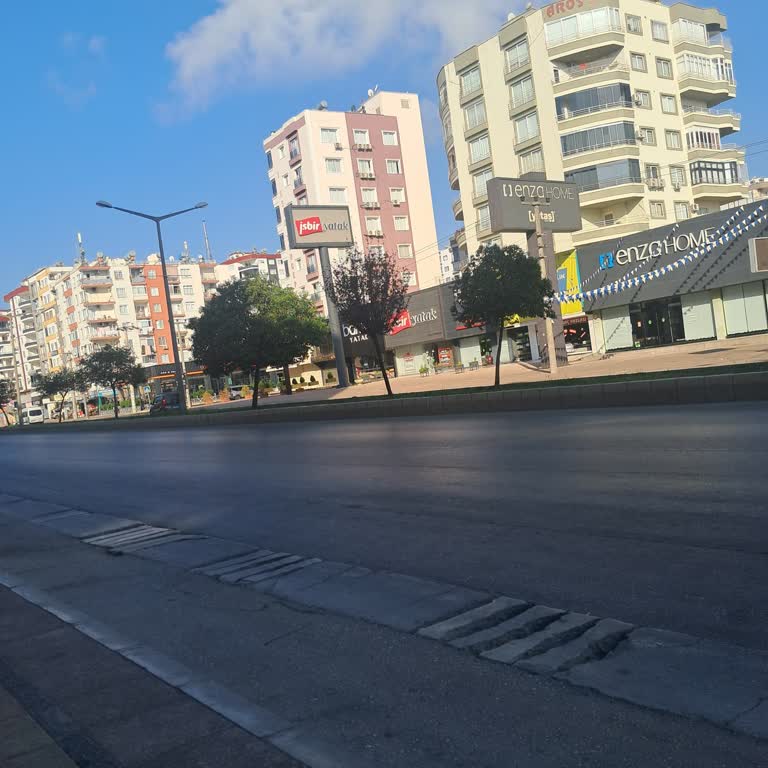 Mersin Büyükşehir Belediyesi Otobüsün Durağa Yanaşmadan Gitmesi