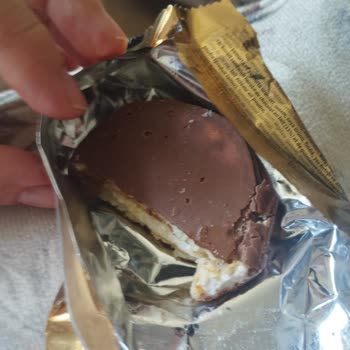 BİM Sandwich Bisküvi Yarım