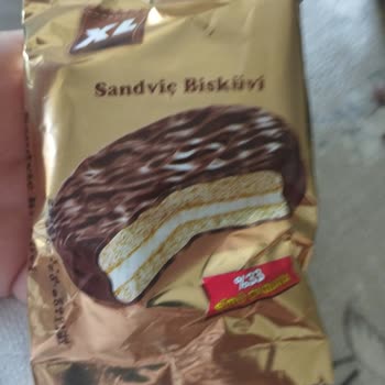 BİM Sandwich Bisküvi Yarım
