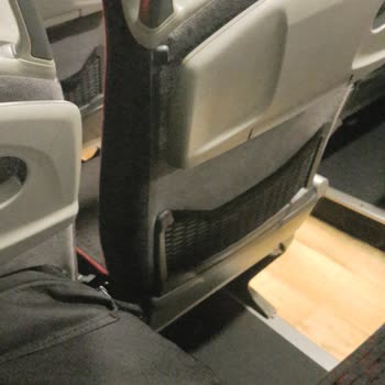 Yeni Can Malatya Turizm Aşırı Pis Ve Şoförler Yolcuların Arasında Uyuduğu İçin Koku Ve Ses