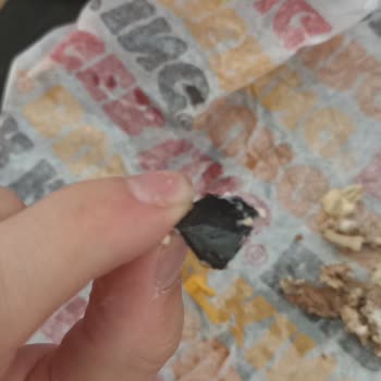 Burger King Hamburgerimden Plastik Parça Çıktı