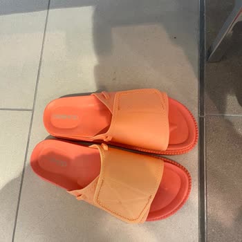 Derimod Müşterisine Kusurlu Ürün Satıyor