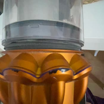 Dyson V15 Kırmızı Lastik Çıktı