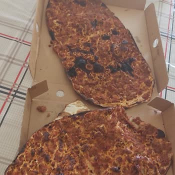 Pidem Restaurant Yanık Lahmacunları Paketleyip Vermişler