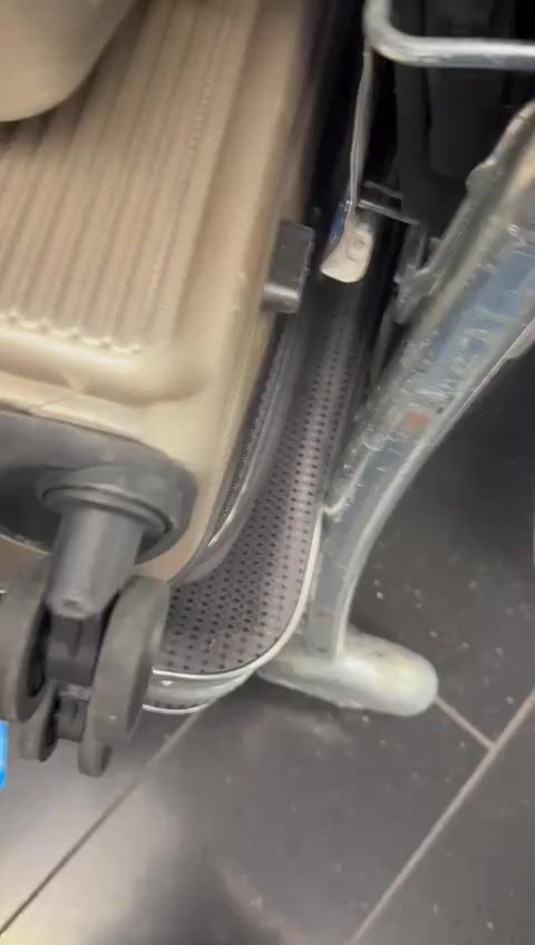 AJet beschädigte Koffer und mangelhafter Gepäckservice bei meiner letzten Reise Videovorschaubild