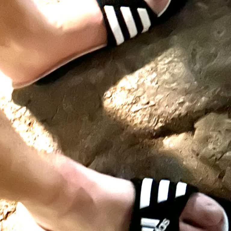 Boyner'den Alınan Adidas Terlik Ayağımı Yaraladı