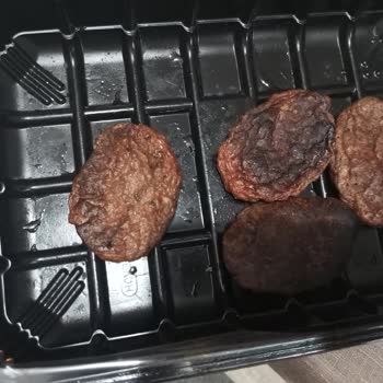 Hakmar Market Köftesi Lastik Gibi