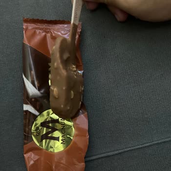 Magnum Bademli Dondurma Yarısı Yok