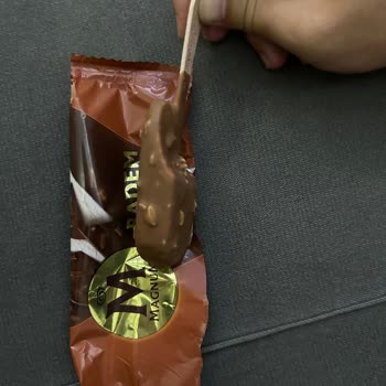 Magnum Bademli Dondurma Yarısı Yok