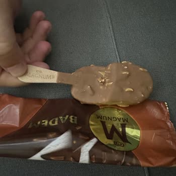 Magnum Bademli Dondurma Yarısı Yok