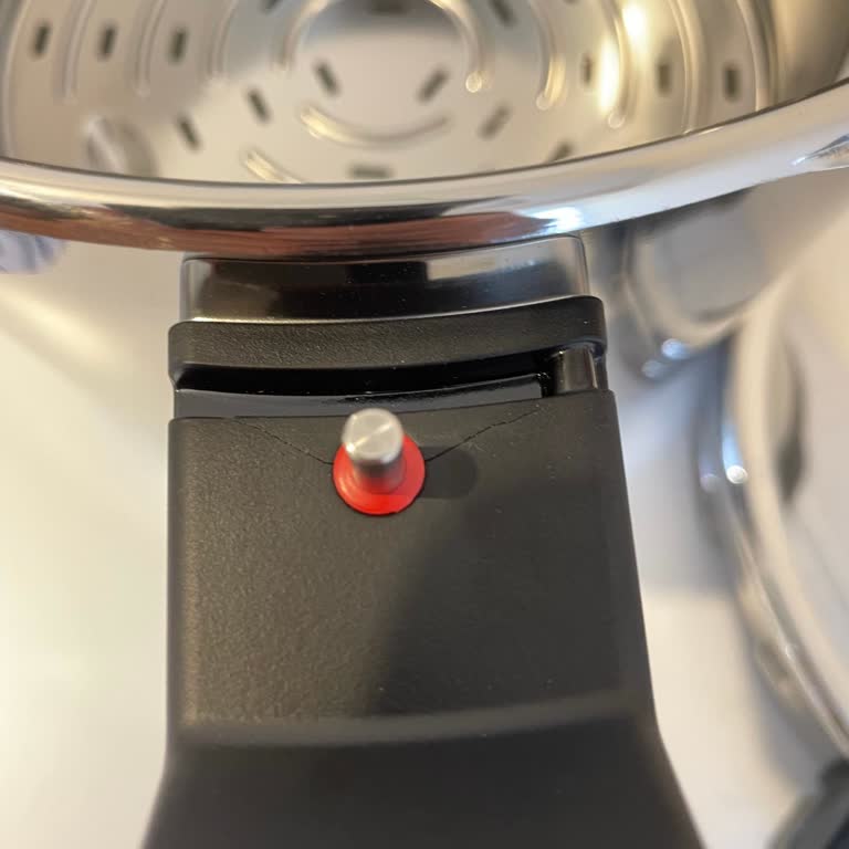 Fissler Kilit Mekanizması Çatlak Düdüklü Tencere Sorunu