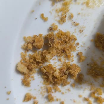 Özsüt Marketten Alınan Kekten Yabancı Cisim Çıktı