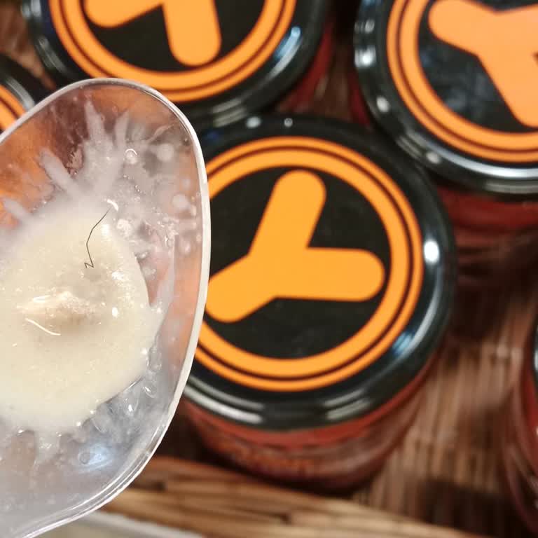 Köfteci Yusuf Çorbanızda Kıl Çıktı, Güvenimiz Sarsıldı