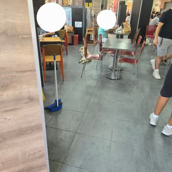 Burger King Aydın Söke Novada Outlet Mağazasında Hijyen Sorunu