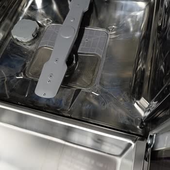 Yeni Alınan Arçelik Bulaşık Makinesi Lekelenme ve Paslanma Sorunları