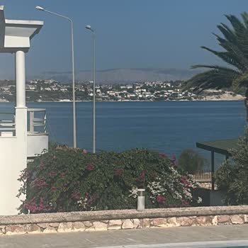 Gediz Elektrik Direklerini Yenilemede Sorun Yaşıyor