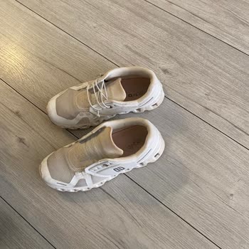 Bakırköy Carousel Derimod Mağazası Spor Ürünlerinde Deformasyon