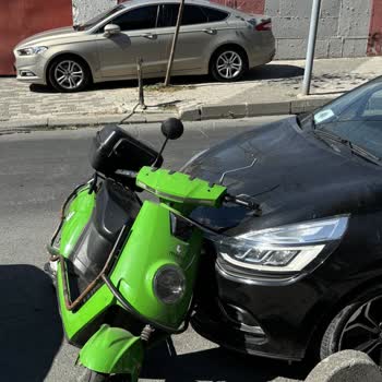 Martı'nın Motorunu Aracımın Üzerinde Buldum, Göçük Ve Çizikler Var