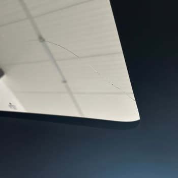 Skoda Kamiq 2024 Cam Tavan Cam Çatlak