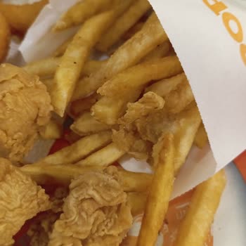 Popeyes'te Beklenmedik Bir Deneyim: Soğuk Yemek Ve Hijyen Sorunları