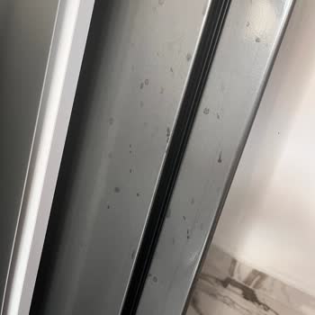 Arçelik Buzdolabında 8 Ayda Oluşan Siyah Lekeler