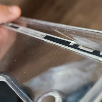 Spigen Marka Telefona Zarar Veren Kılıf