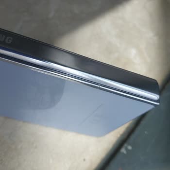 Spigen Marka Telefona Zarar Veren Kılıf