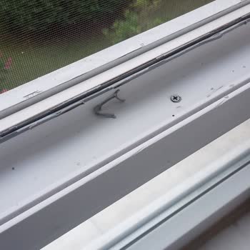 Adopen Pencere Fitilleri Beklentileri Karşılamıyor