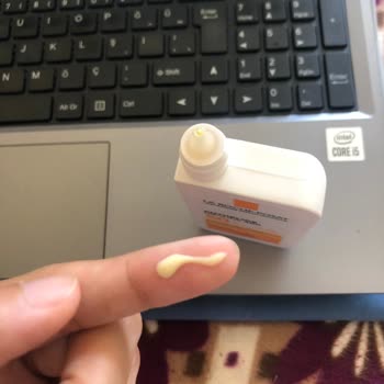 La Roshe Posay Anthelios Uvmune 400 Fluid Yüz Güneş Kremi Bozuk Çıktı