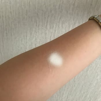 Rexona Sprey Kullanımında Beyaz İz Problemi