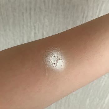 Rexona Sprey Kullanımında Beyaz İz Problemi