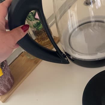 Kiwi Home Kiwi Marka Cam Kettle Gövdeden Ayrıldı