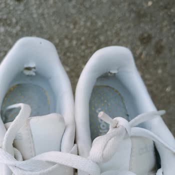 Adidas Ayakkabı Yırtılması Ve Sökülmesi