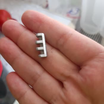 Bosch 7 Unlimited Şarjlı Süpürge: Sürekli Kırılan Toz Haznesi Dişleri!