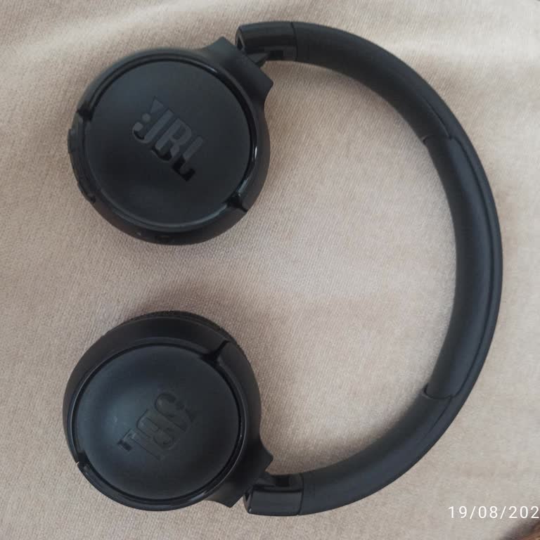 JBL 520 Bt Kulaklık Sağ Taraf Cızırtı