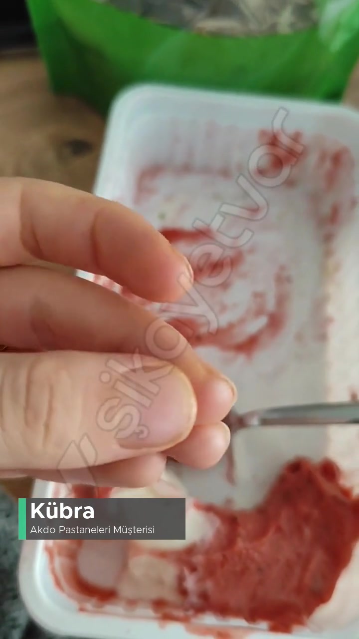 Akdo Pastaneleri İçerisinden Cam Parçası Çıktı! videonun kapak resmi