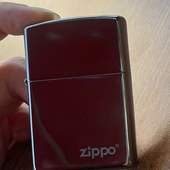 Zippo Çakmakta Hayal Kırıklığı Ve İlgisizlik