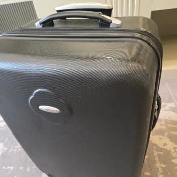 Pegasus Pgs Hasarlı Valiz